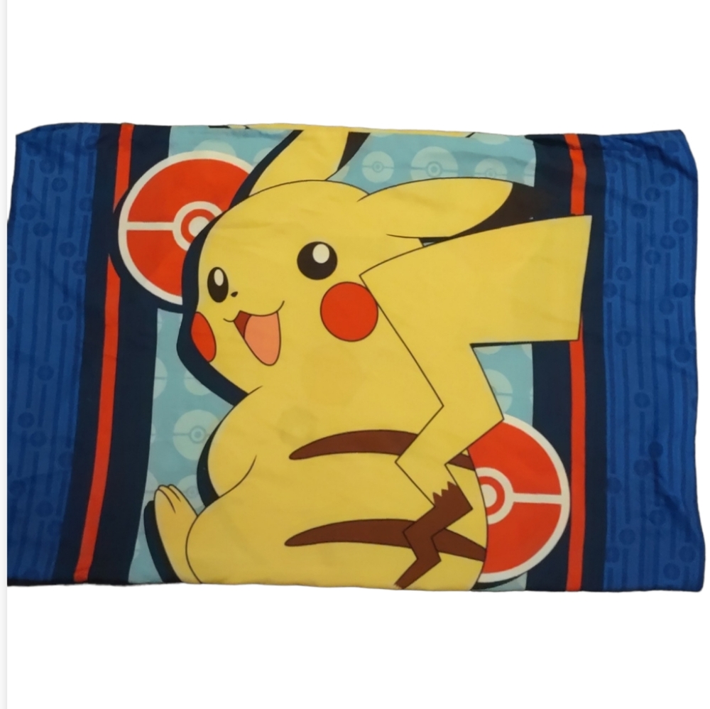 POKEMON game pikachu Pillow case Northwest 19x30in unisex all ages.Collectable